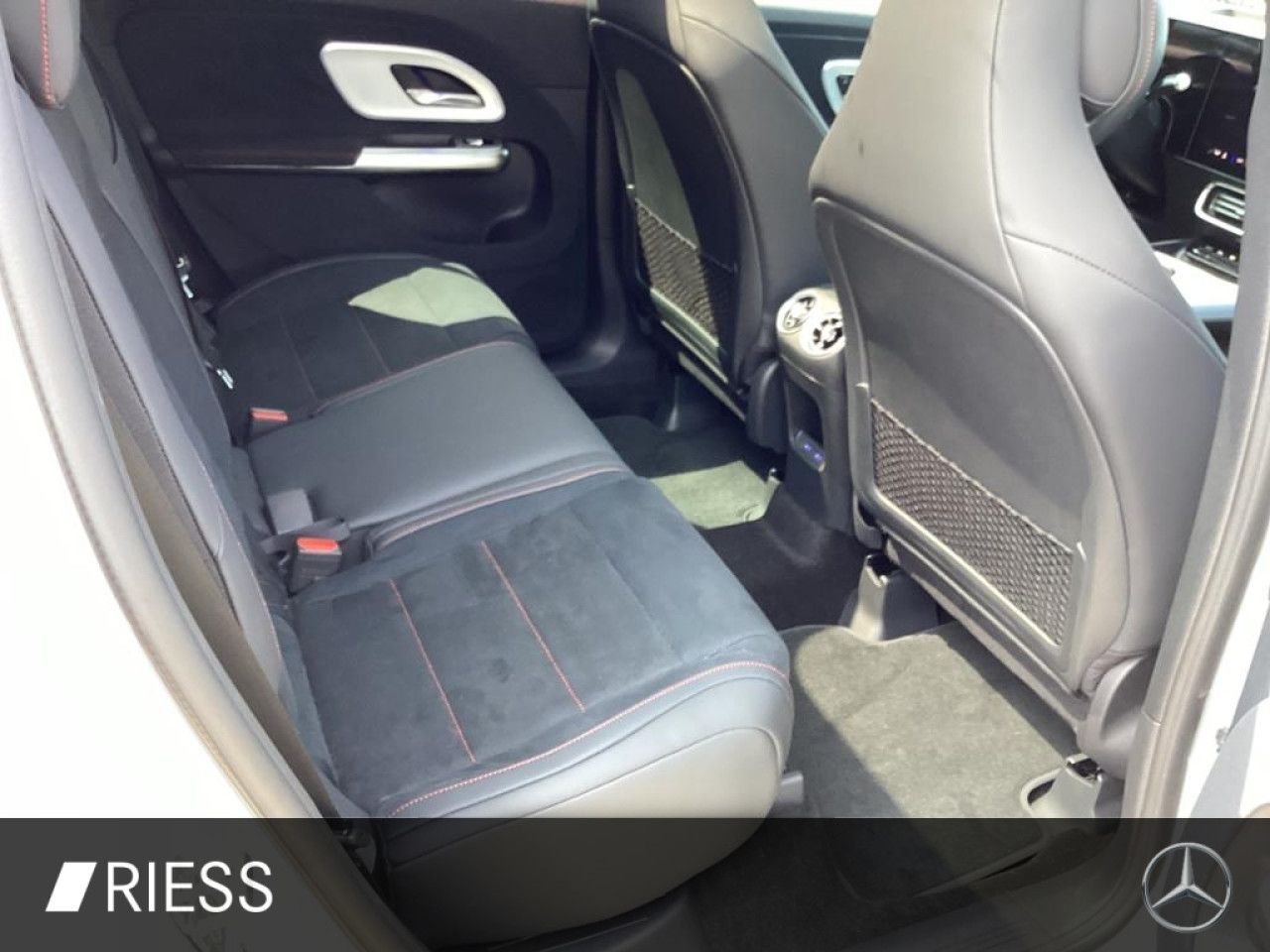 Mercedes-Benz GLB – Bild 21