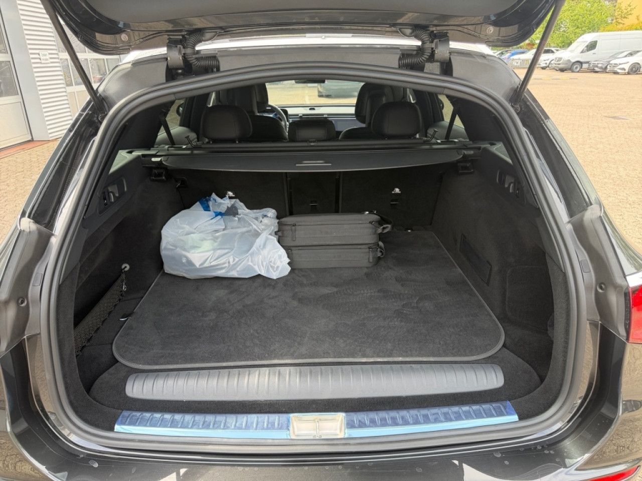Mercedes-Benz E-Klasse – Bild 9