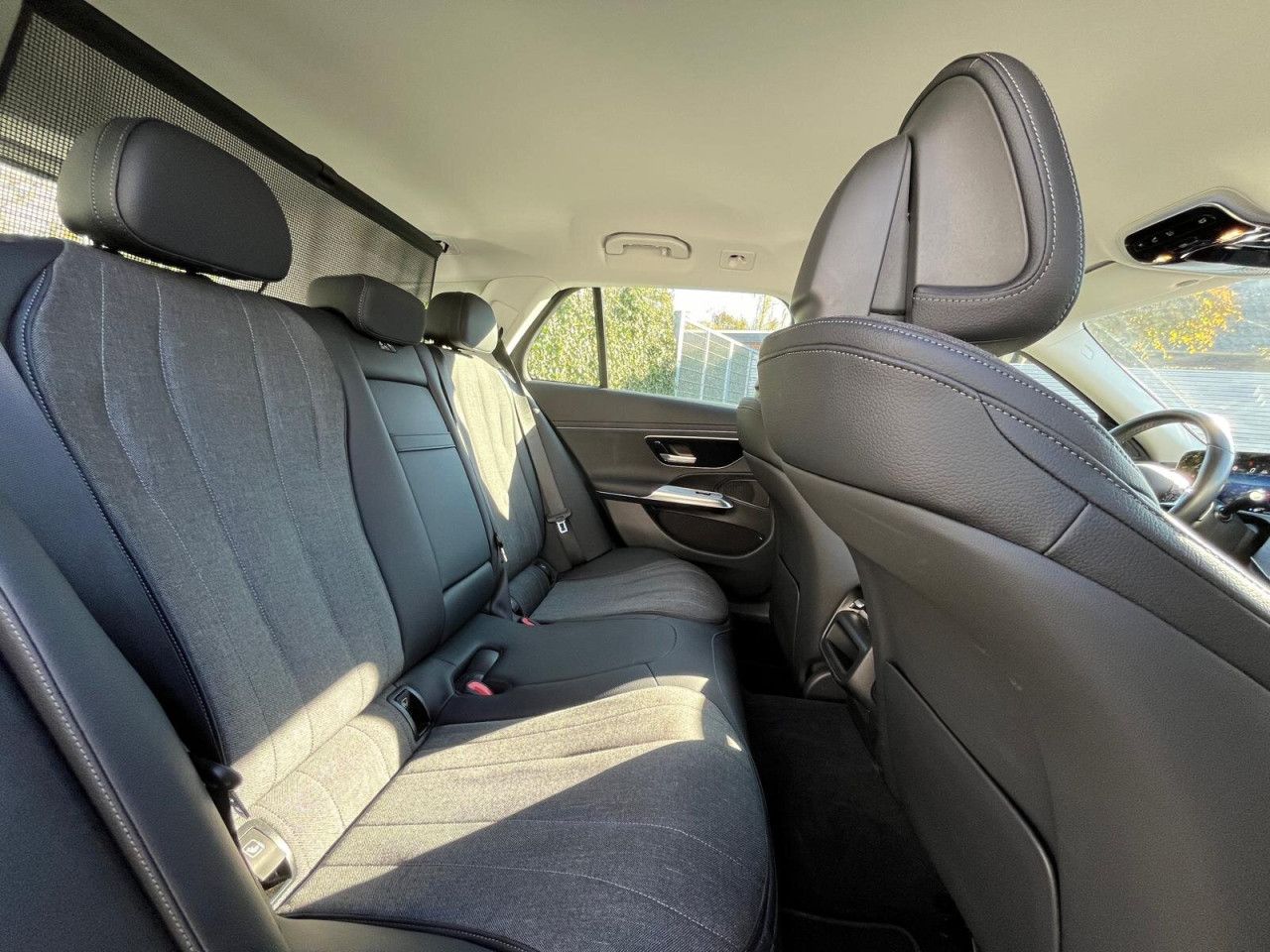 Mercedes-Benz E-Klasse – Bild 24