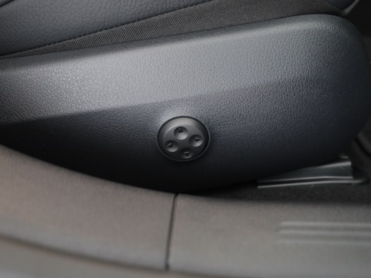 Mercedes-Benz E-Klasse – Bild 20
