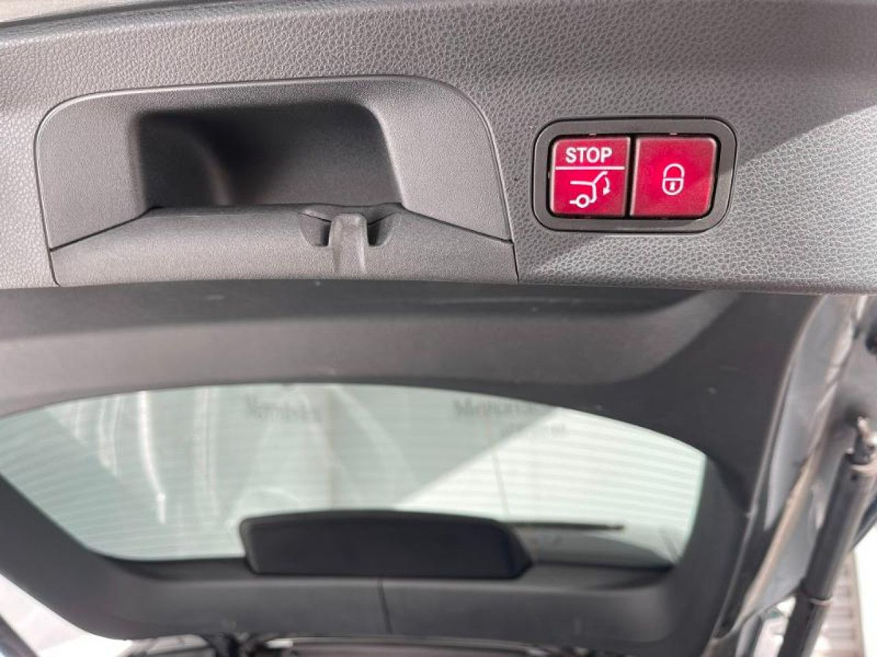 Photo du v&eacute;hicule 13 / 14