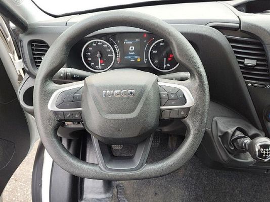 Vehicle image 16 / 20