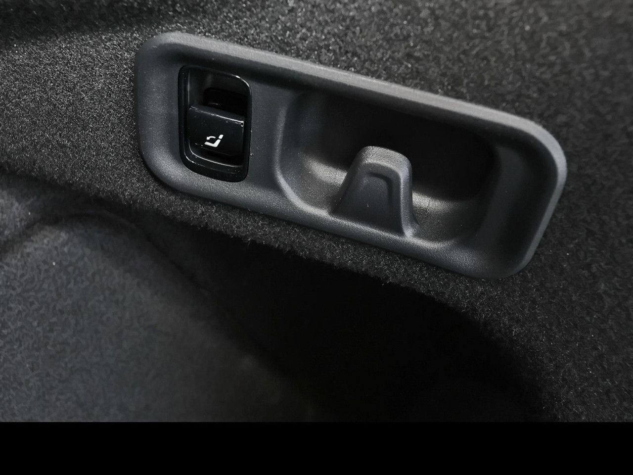 Mercedes-Benz E-Klasse – Bild 18