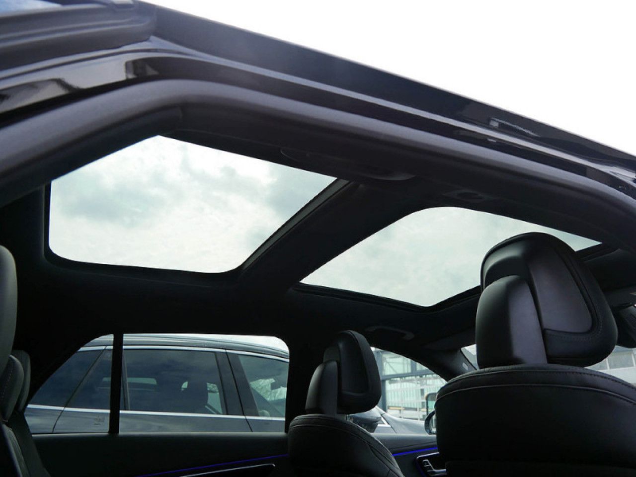 Mercedes-Benz E-Klasse – Bild 8