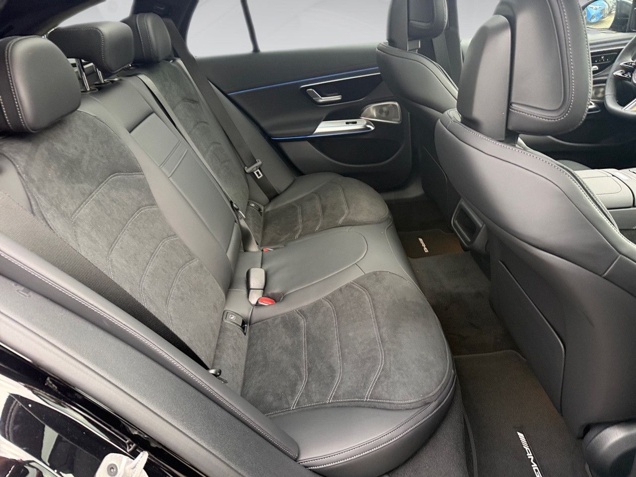 Mercedes-Benz E-Klasse – Bild 12