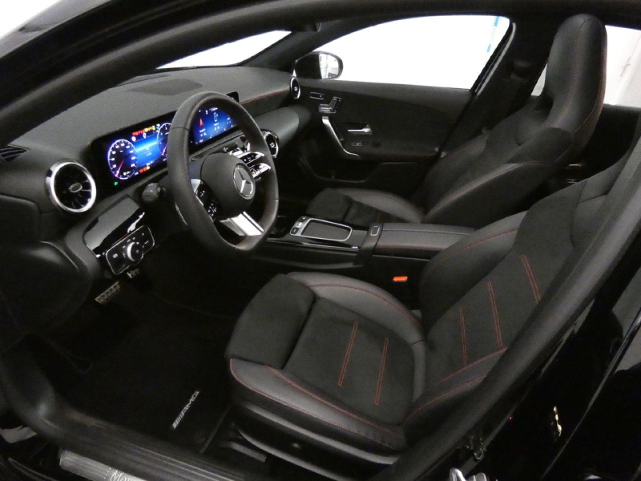 Photo du v&eacute;hicule 14 / 18