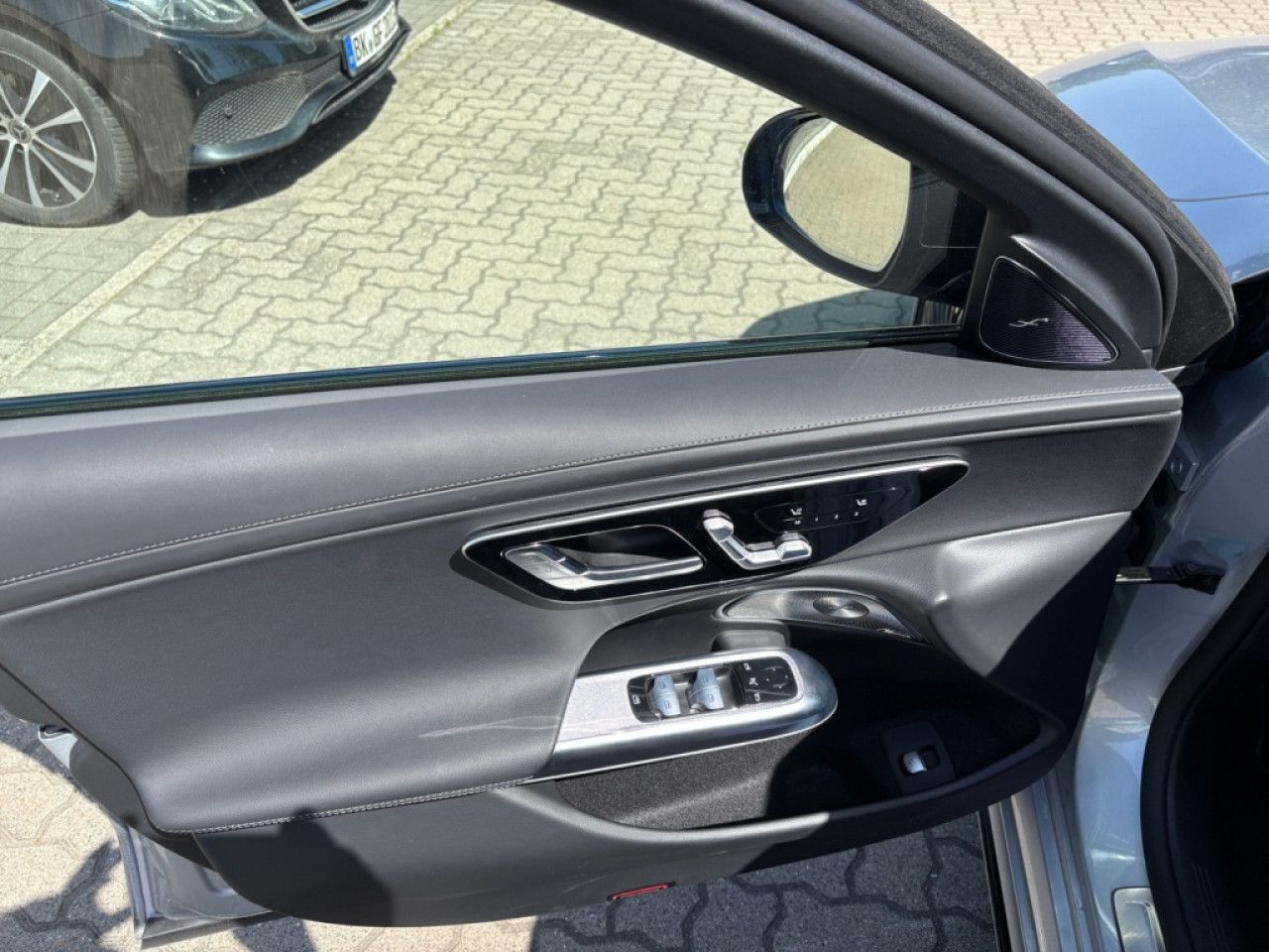 Mercedes-Benz E-Klasse – Bild 9