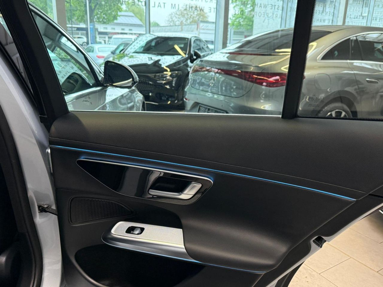 Mercedes-Benz E-Klasse – Bild 20
