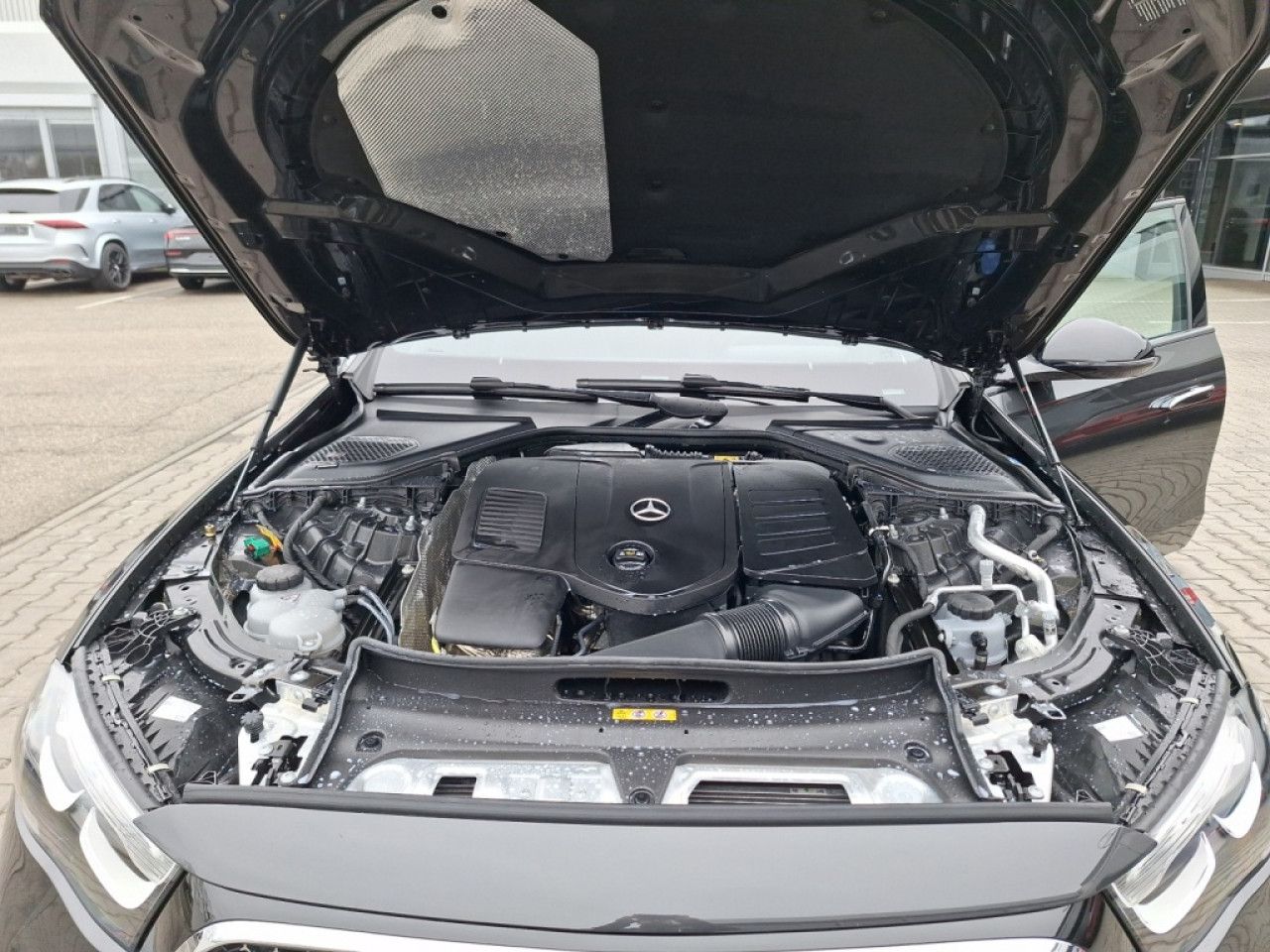 Mercedes-Benz E-Klasse – Bild 19