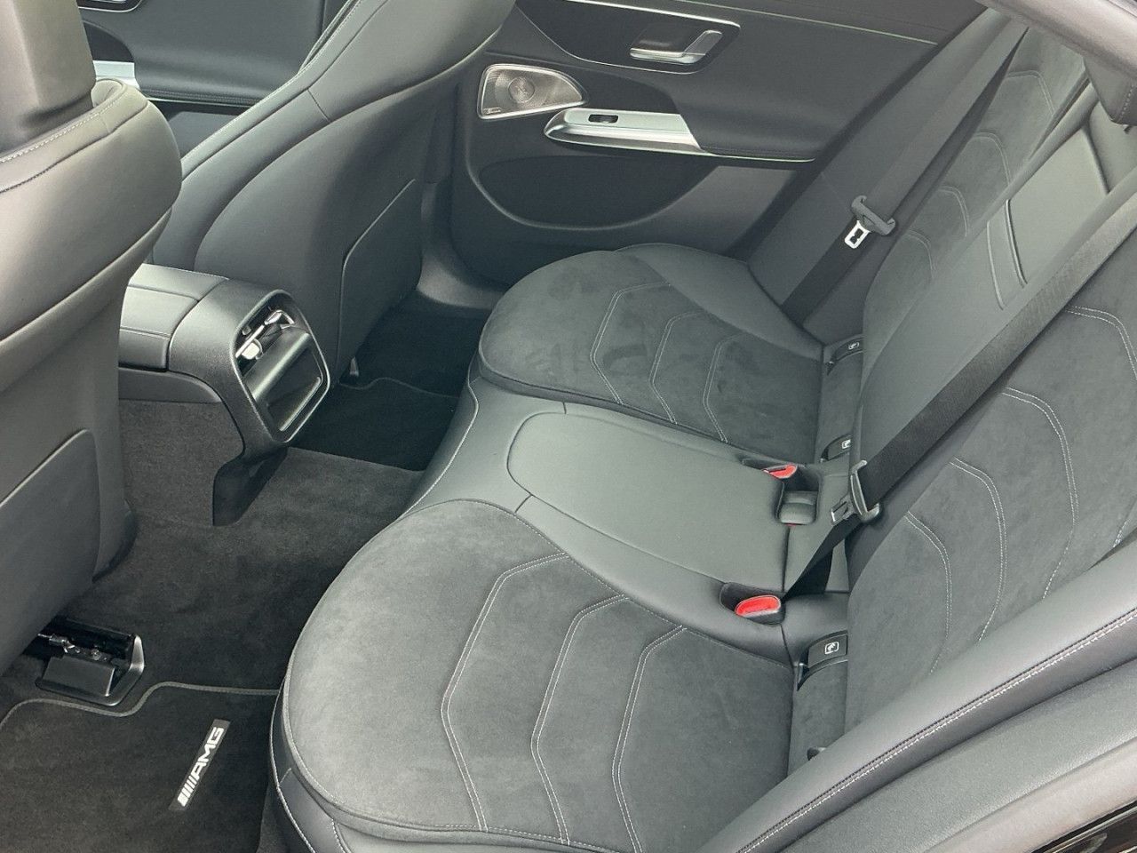 Mercedes-Benz E-Klasse – Bild 14