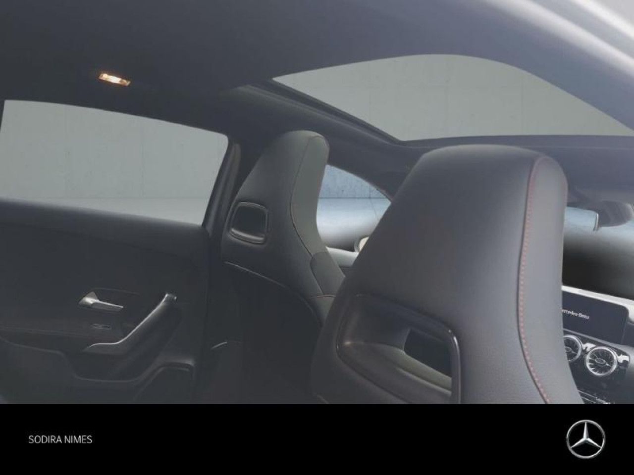 Photo du v&eacute;hicule 15 / 18