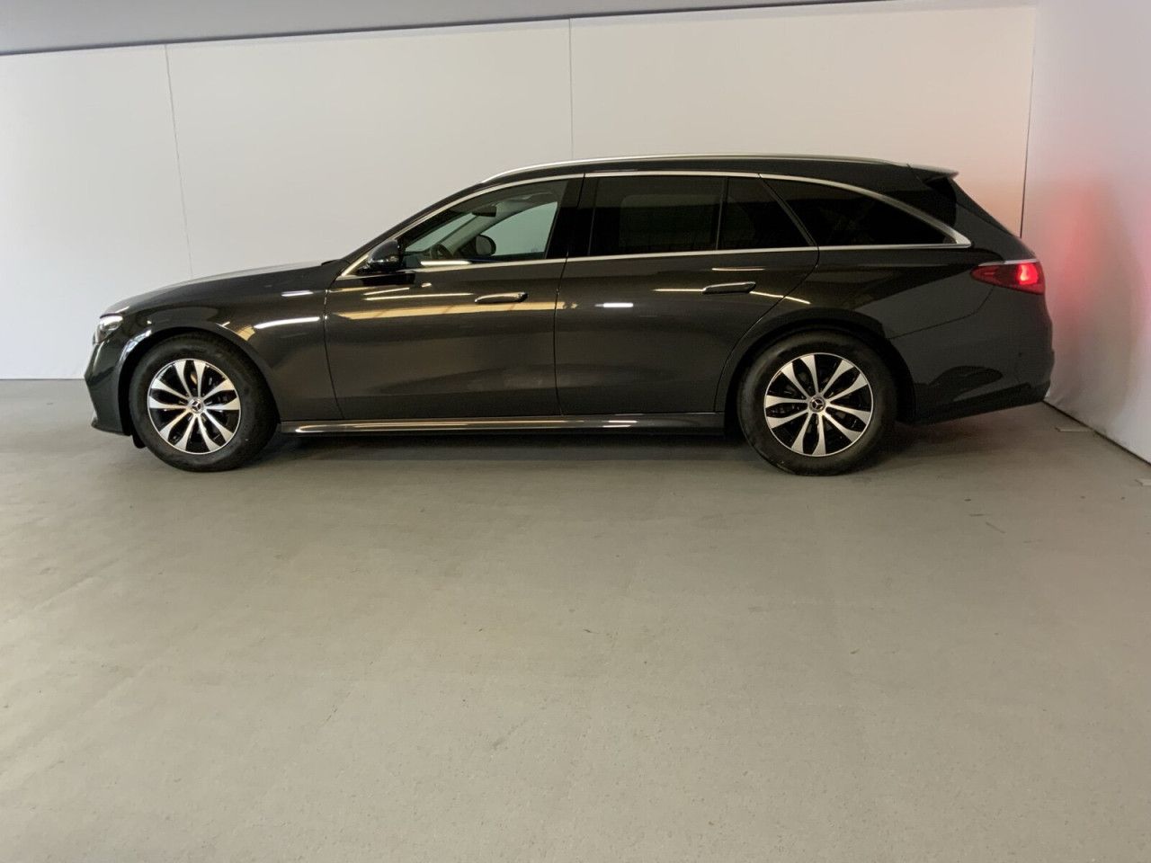 Mercedes-Benz E-Klasse – Bild 3