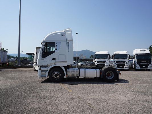 Vehicle image 6 / 14