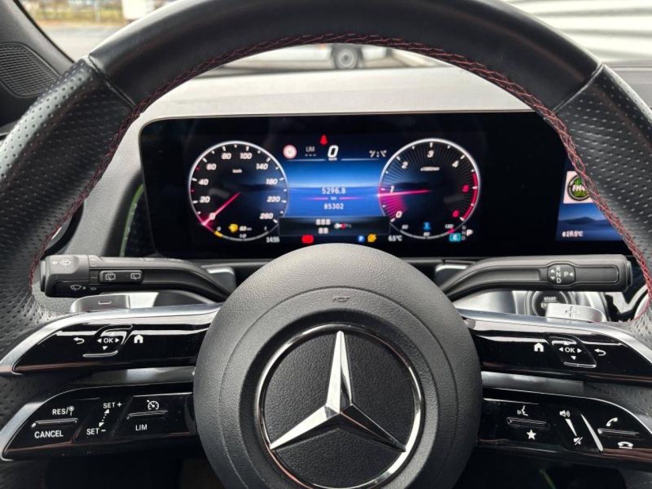 Photo du v&eacute;hicule 16 / 16