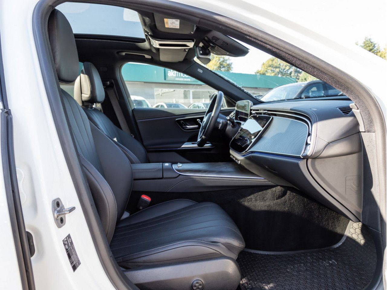 Mercedes-Benz E-Klasse – Bild 8