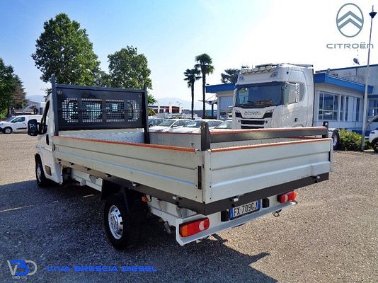 Vehicle image 5 / 14