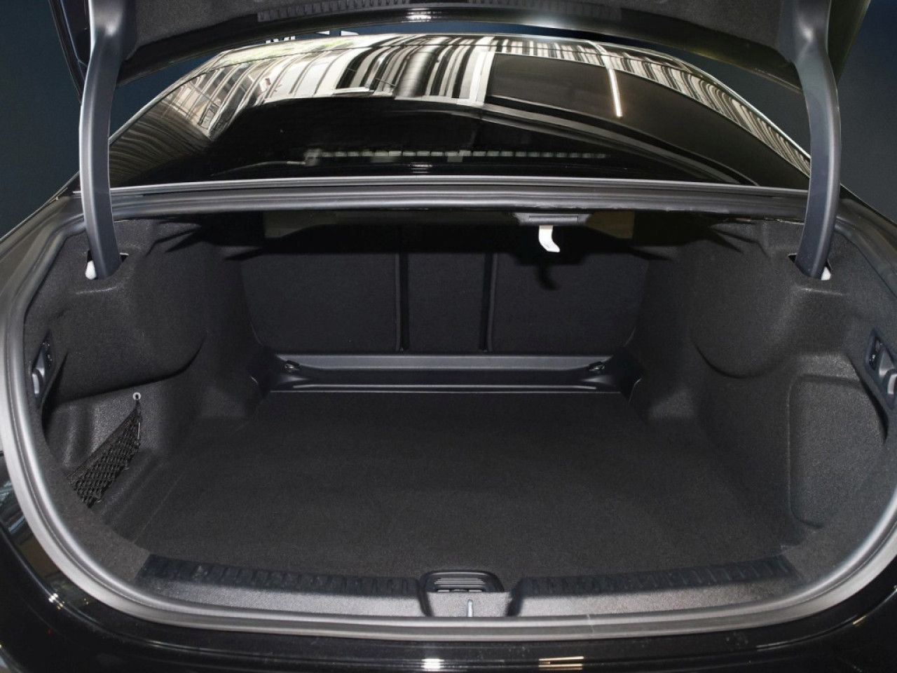 Mercedes-Benz E-Klasse – Bild 16