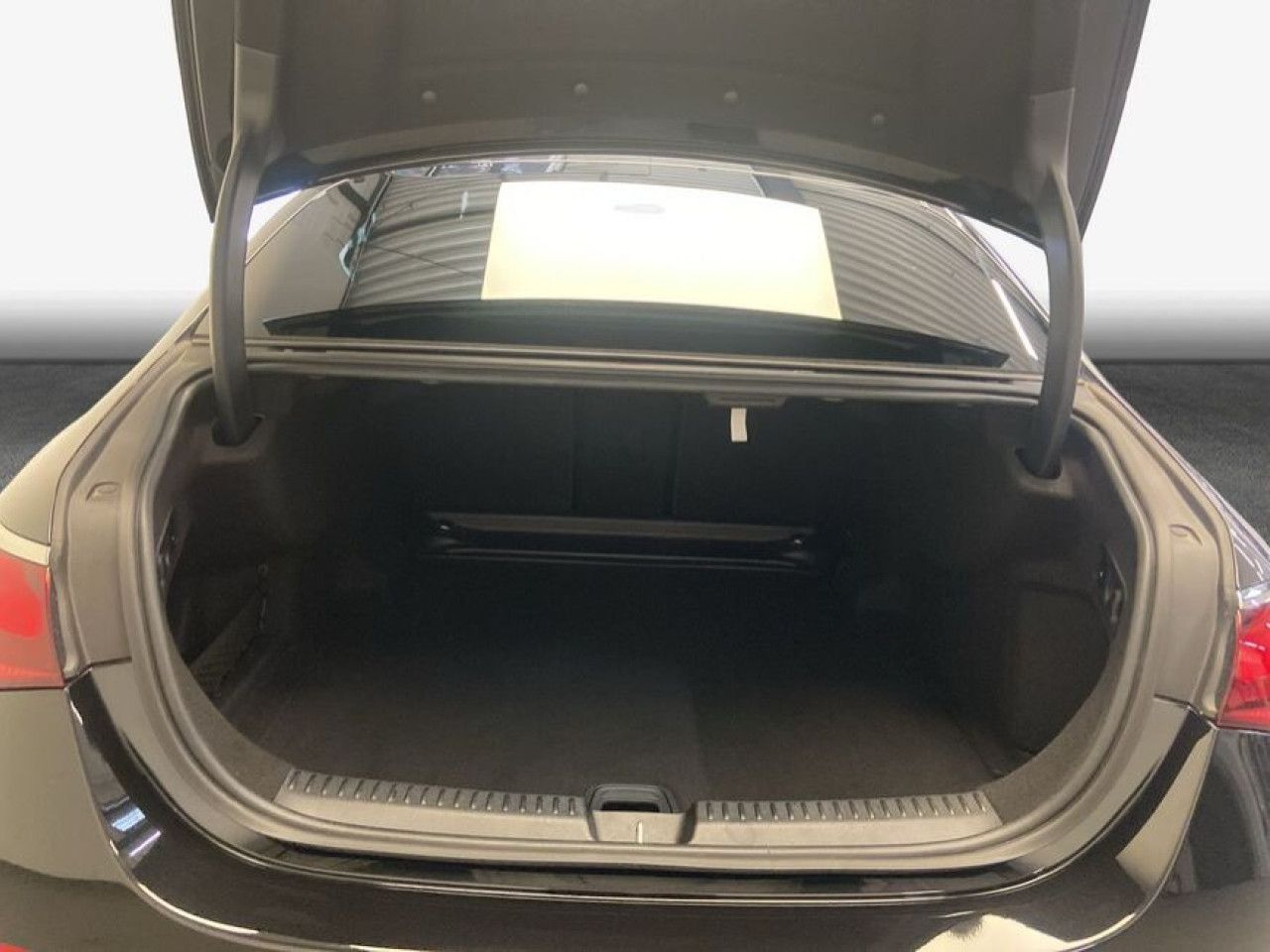Mercedes-Benz E-Klasse – Bild 8