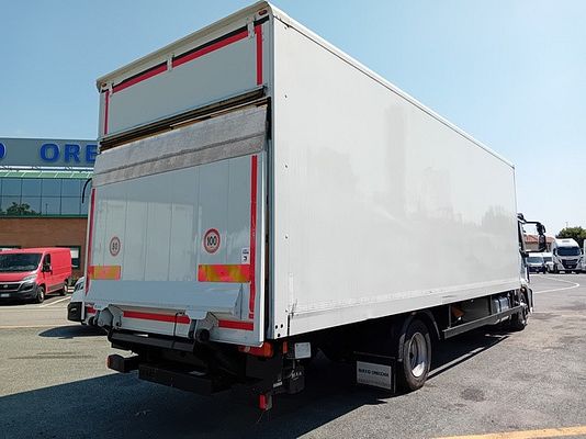 Vehicle image 3 / 11