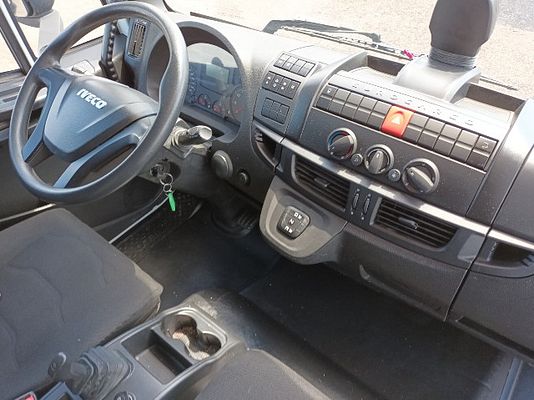 Vehicle image 5 / 5
