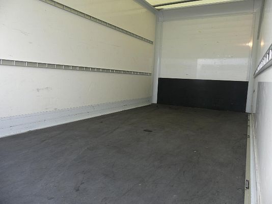 Vehicle image 5 / 7