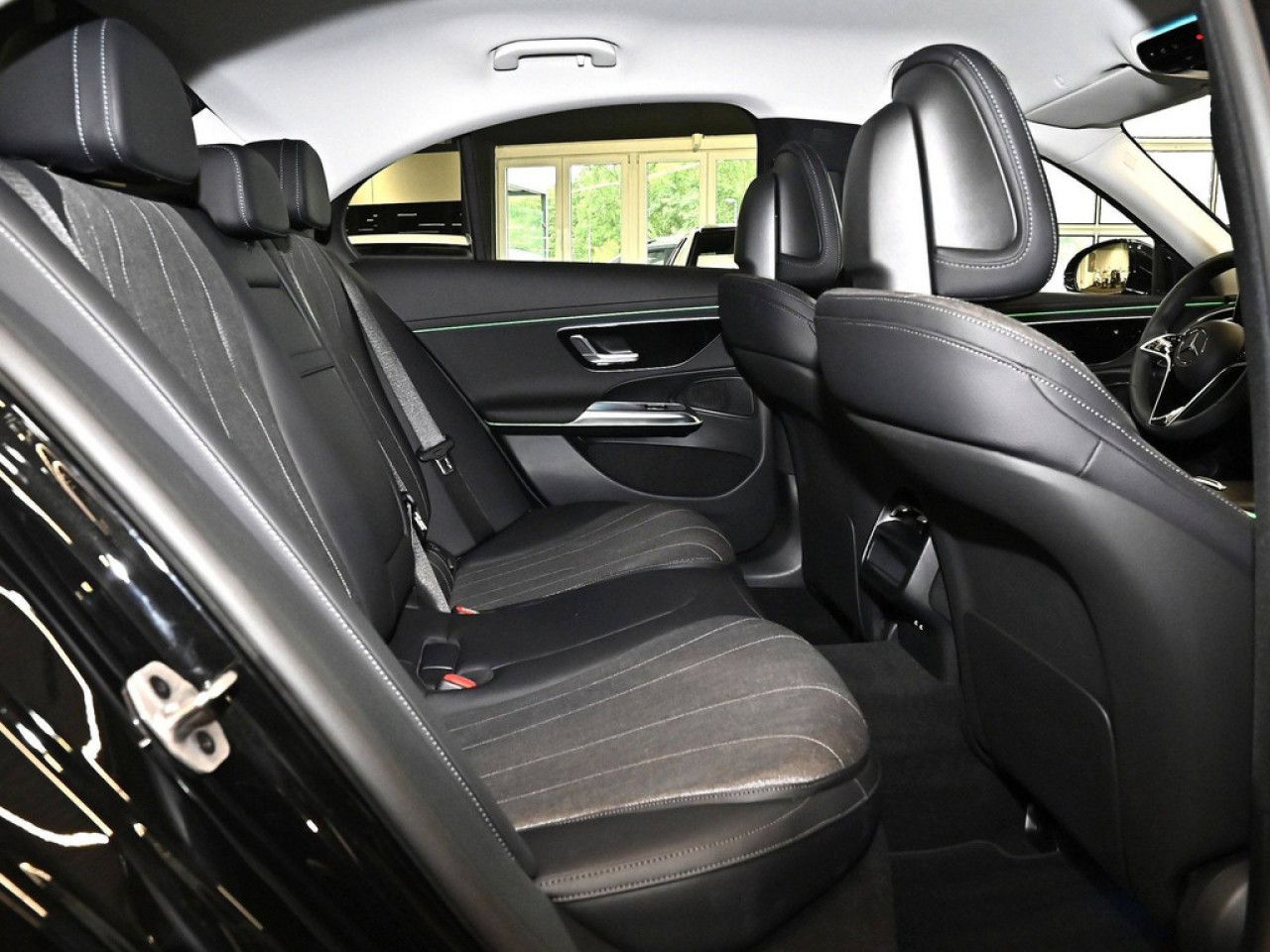 Mercedes-Benz E-Klasse – Bild 8