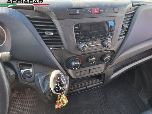 Immagine del veicolo 6 / 8