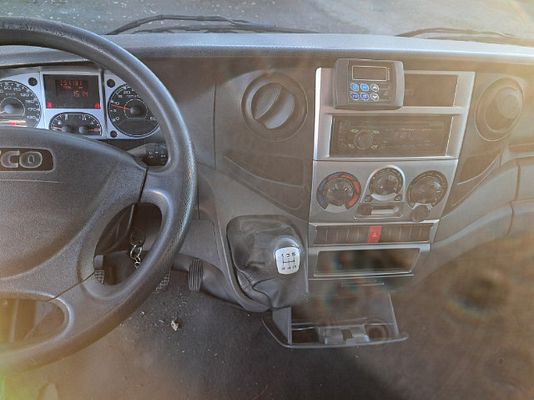 Vehicle image 14 / 16