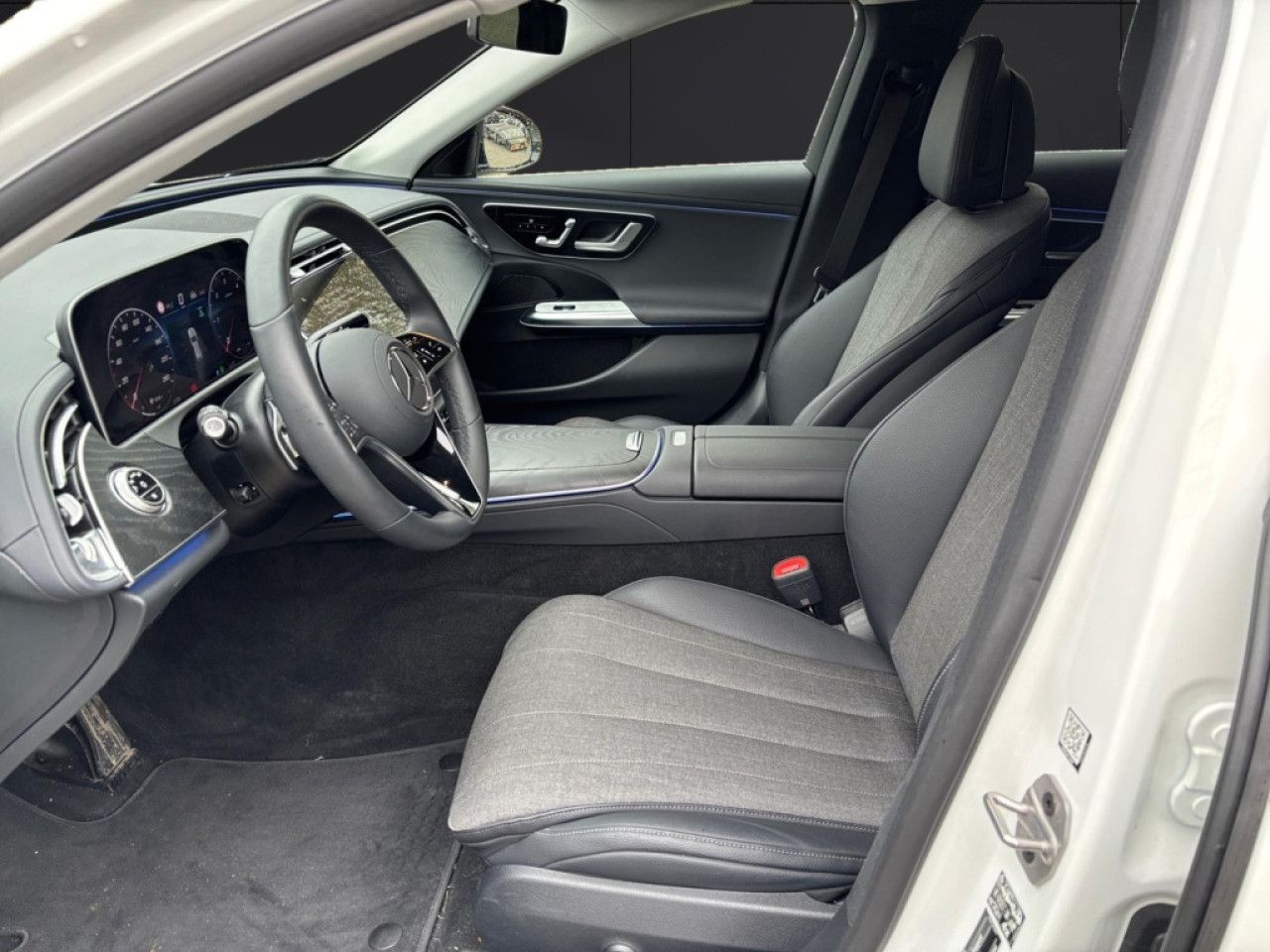 Mercedes-Benz E-Klasse – Bild 8