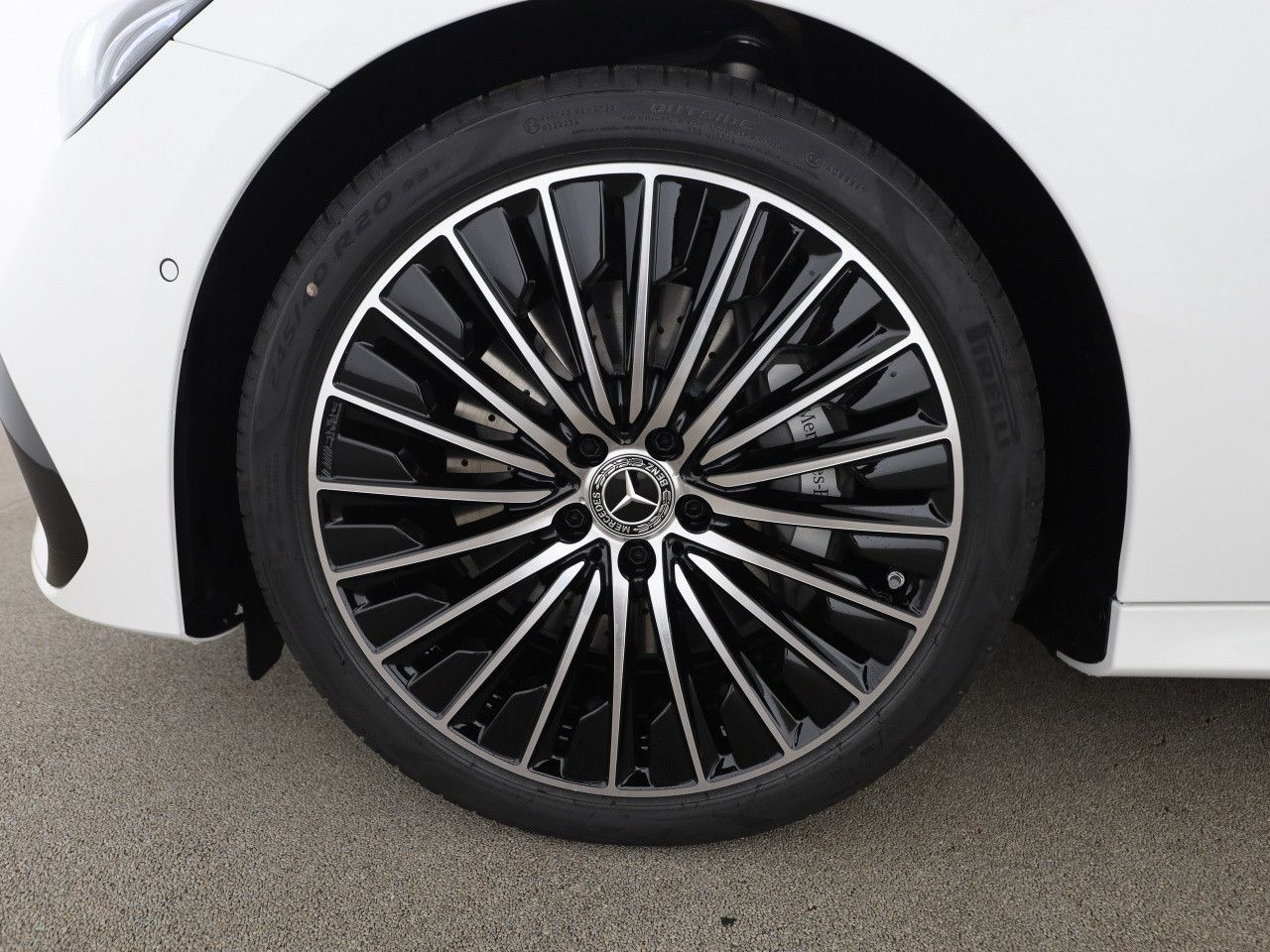Mercedes-Benz E-Klasse – Bild 16