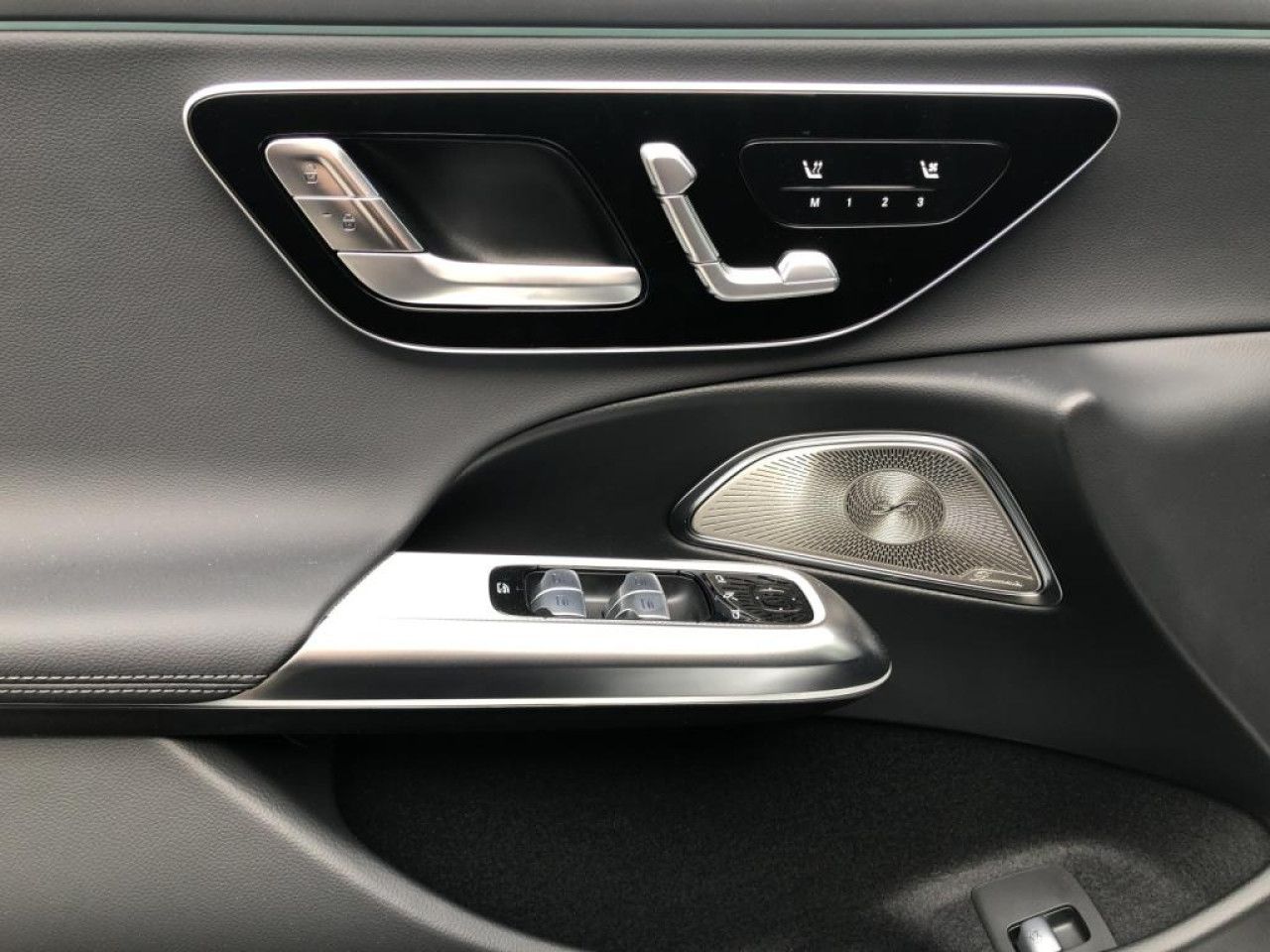 Mercedes-Benz E-Klasse – Bild 15