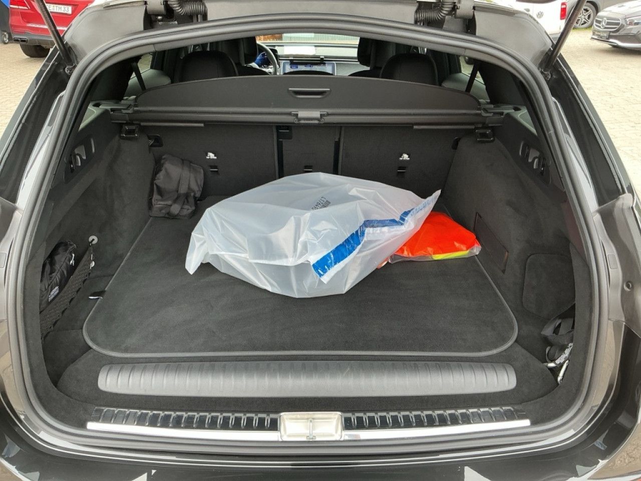 Mercedes-Benz E-Klasse – Bild 13