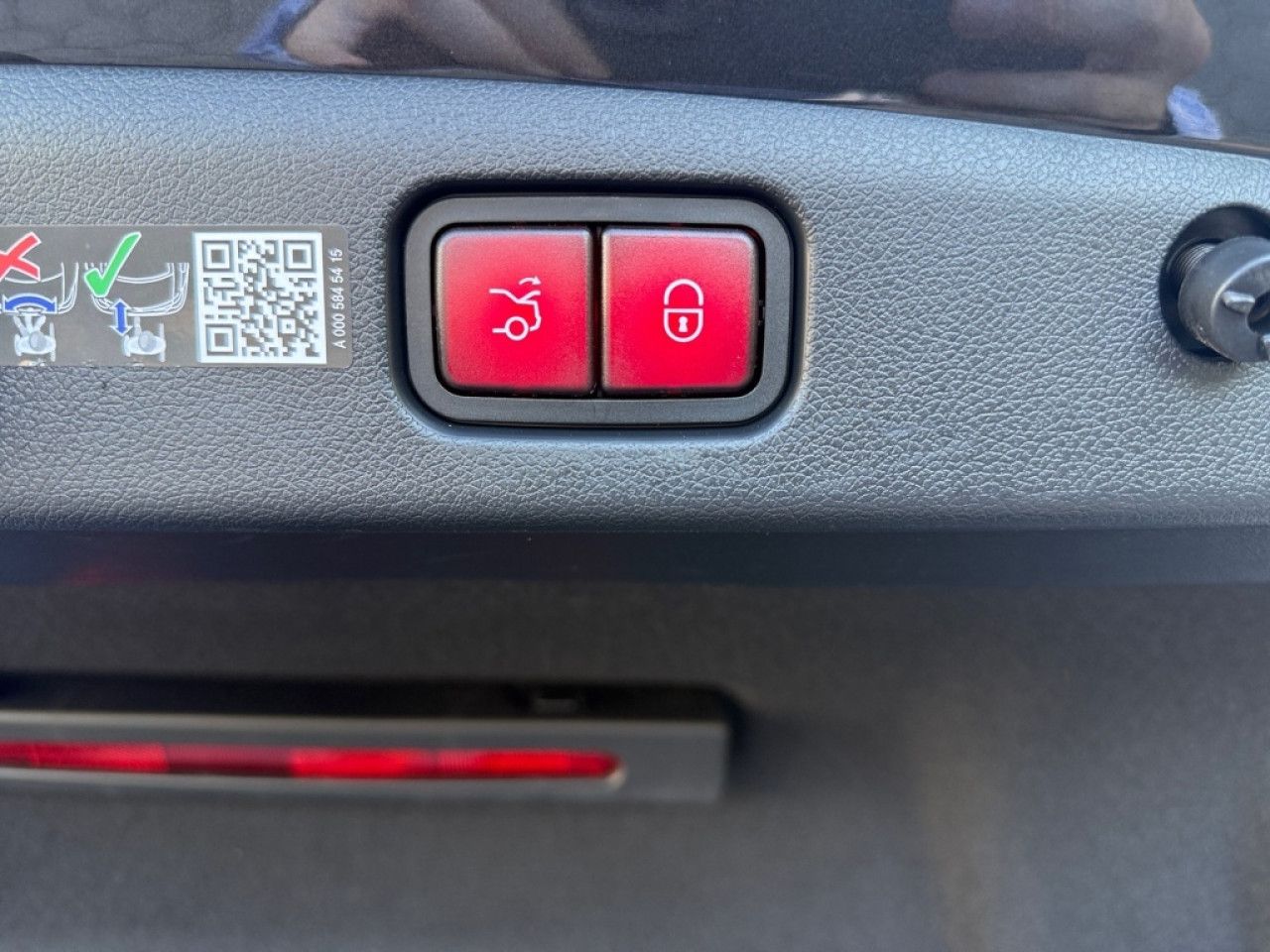 Mercedes-Benz E-Klasse – Bild 24