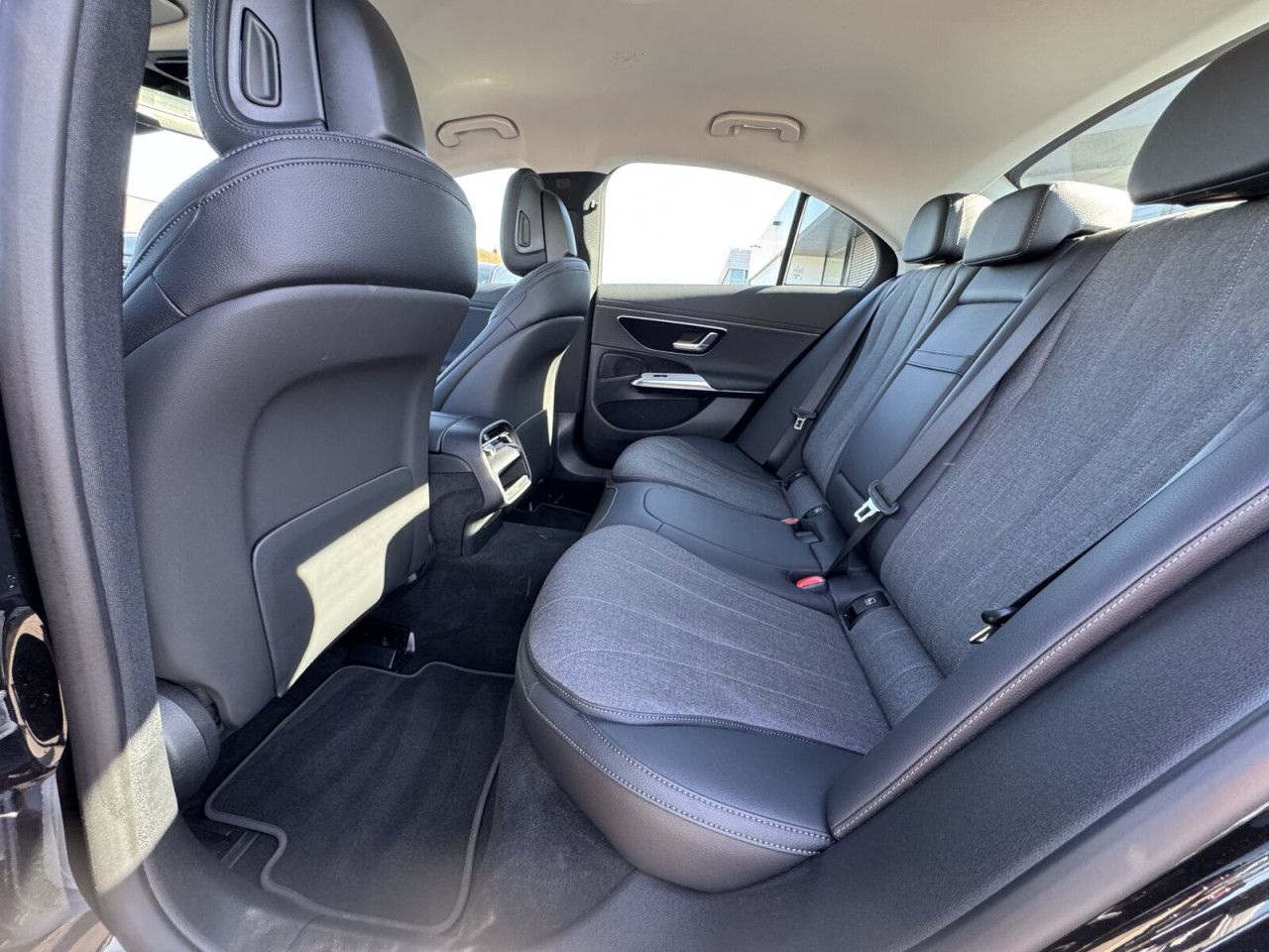 Mercedes-Benz E-Klasse – Bild 11