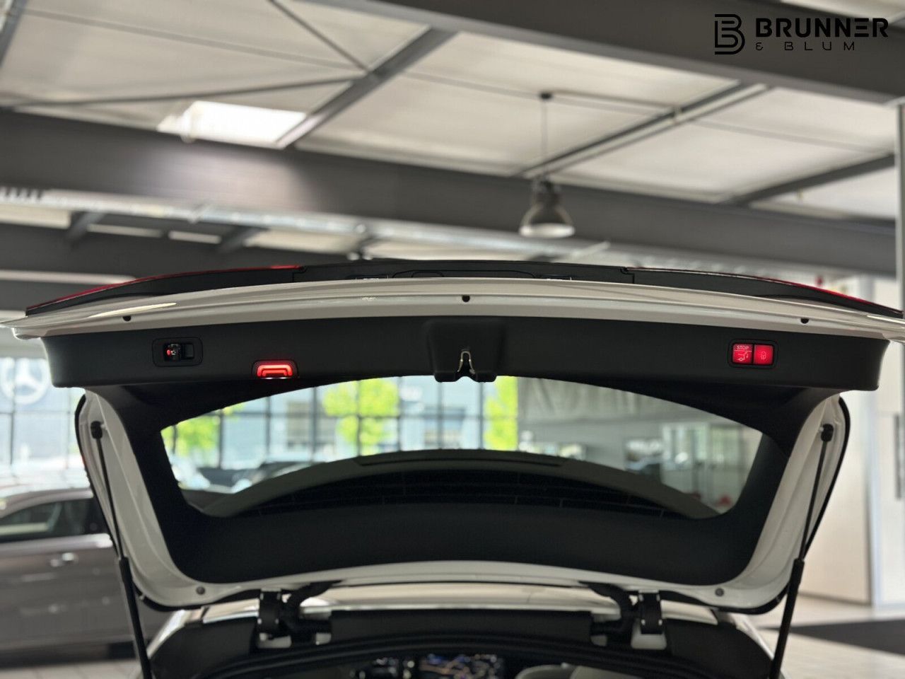 Mercedes-Benz E-Klasse – Bild 7