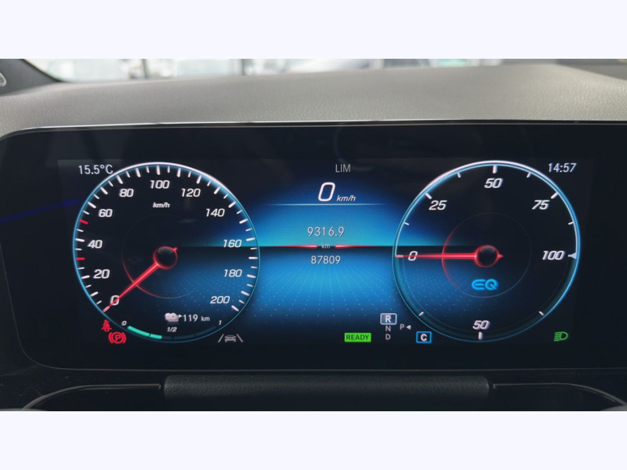 Photo du v&eacute;hicule 16 / 18