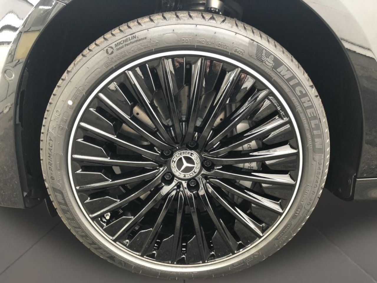 Mercedes-Benz E-Klasse – Bild 8