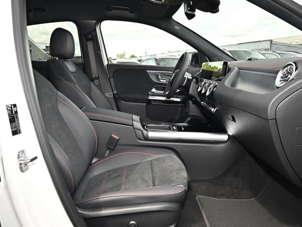 Mercedes-Benz EQA – Bild 2