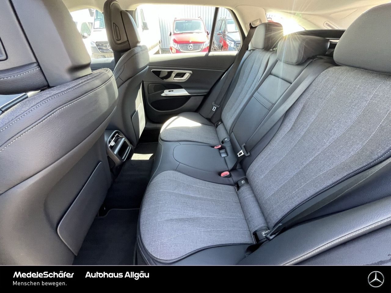 Mercedes-Benz E-Klasse – Bild 17