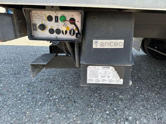 Vehicle image 7 / 15