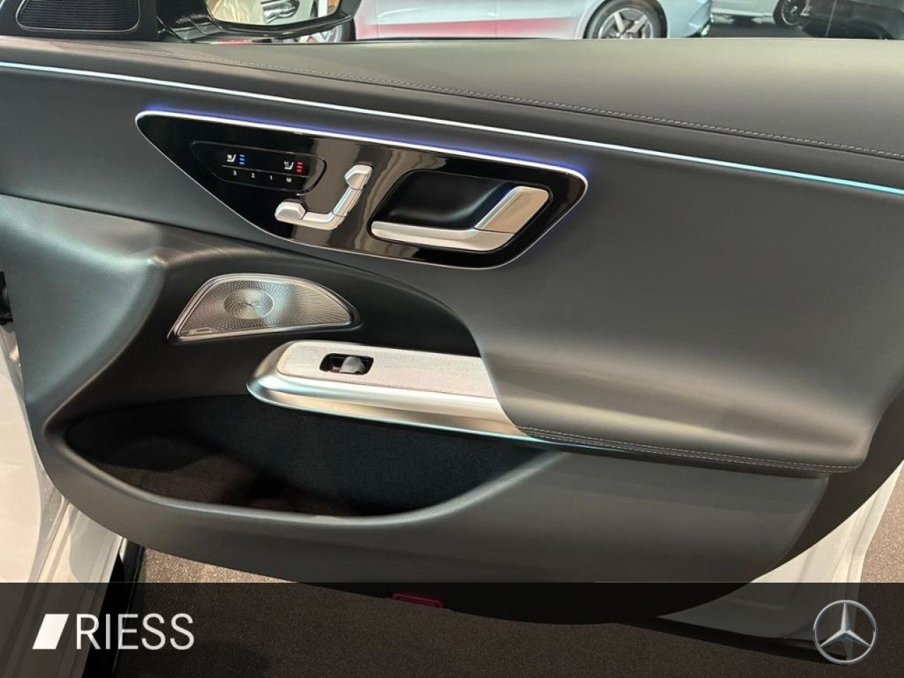 Mercedes-Benz E-Klasse – Bild 12