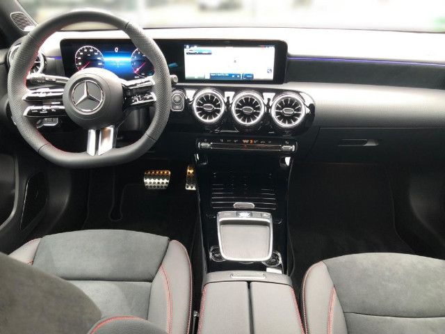 Mercedes-Benz A 220