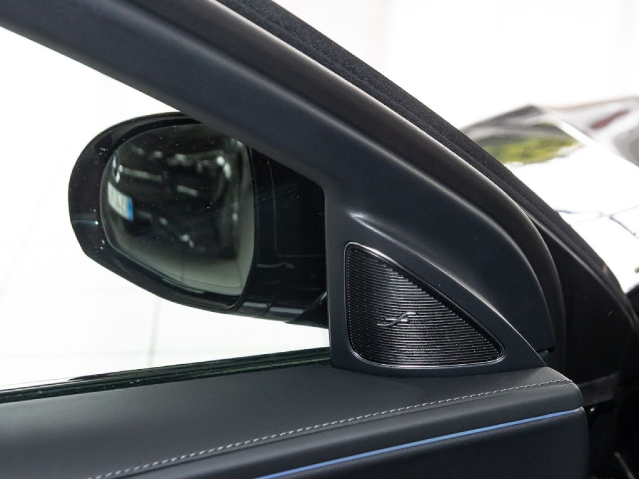 Mercedes-Benz E-Klasse – Bild 16