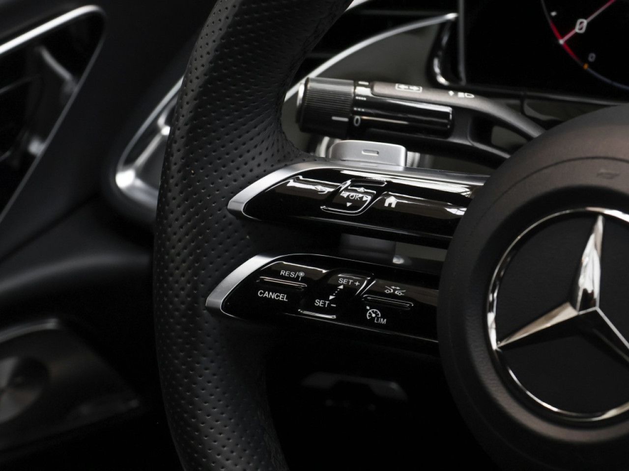 Mercedes-Benz E-Klasse – Bild 9