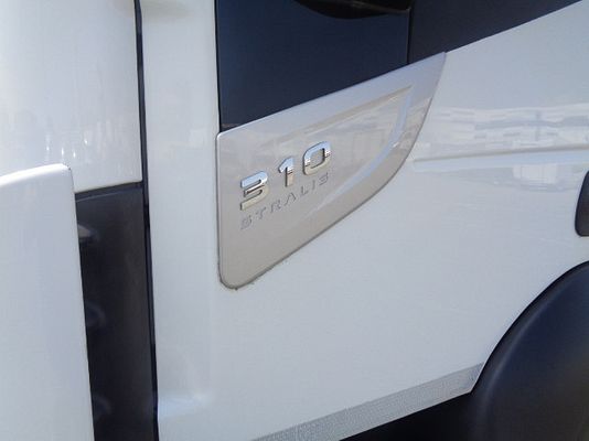Vehicle image 4 / 15