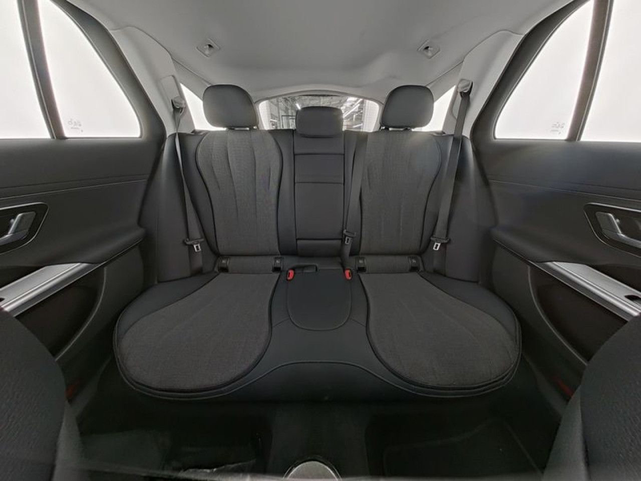 Mercedes-Benz E-Klasse – Bild 9