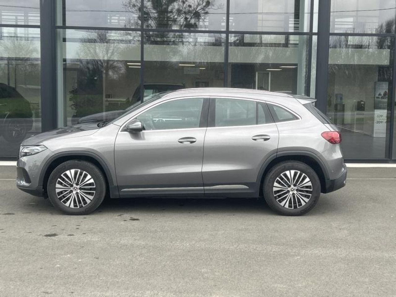 Photo du v&eacute;hicule 2 / 18