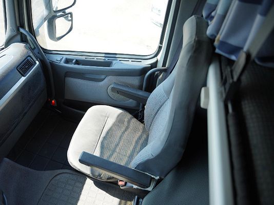 Vehicle image 15 / 16