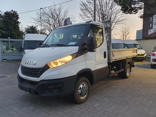 Vehicle image 7 / 10