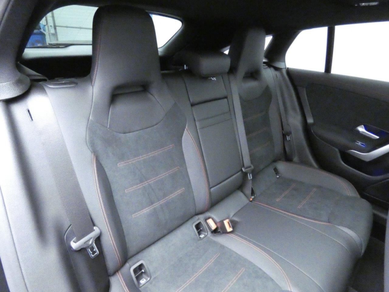 Photo du v&eacute;hicule 10 / 18